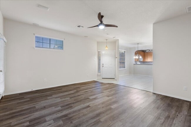 Building Photo - 16100 S Great Oaks Dr