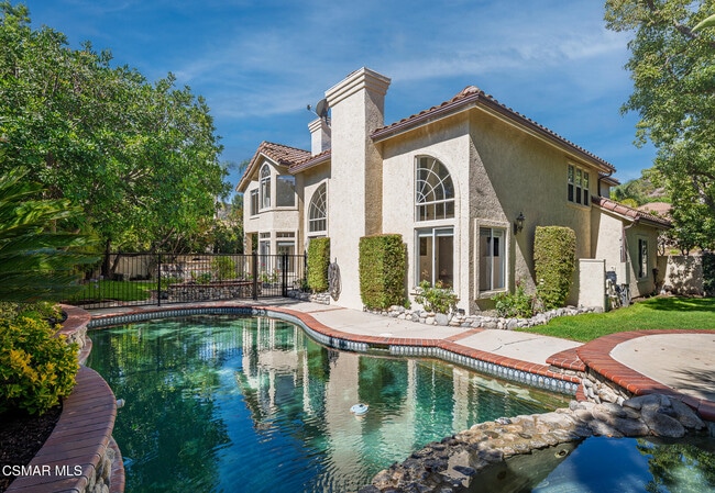 Building Photo - 2612 Yellowwood Dr