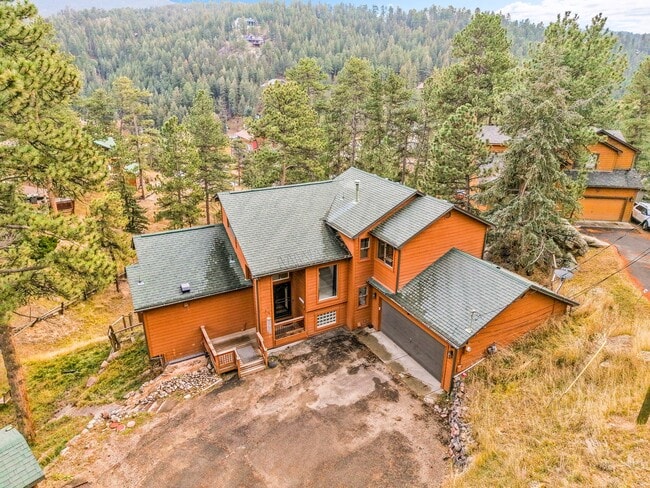 Building Photo - 28384 Kinnikinick Rd