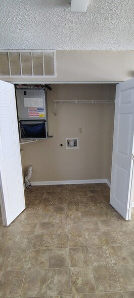 Building Photo - 2250 Spring Meadow Ln SE