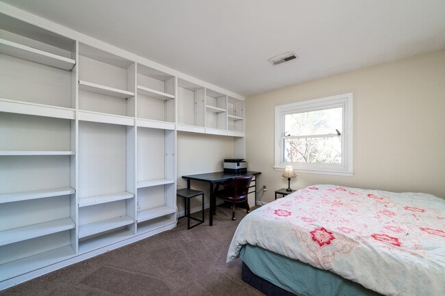 Building Photo - Mount Pleasant Townhome for Rent!