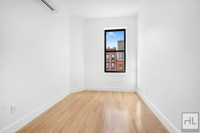 Building Photo - GRAHAM AVENUE