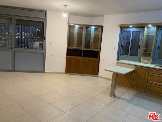 Building Photo - 10 Herzl Blvd