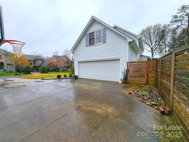 Building Photo - 7232 Sheffingdell Dr