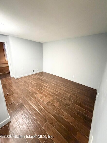 Building Photo - 19 Brook St