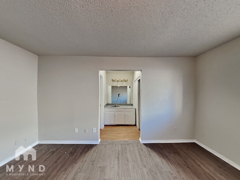 Building Photo - 11825 Garden Terrace Dr