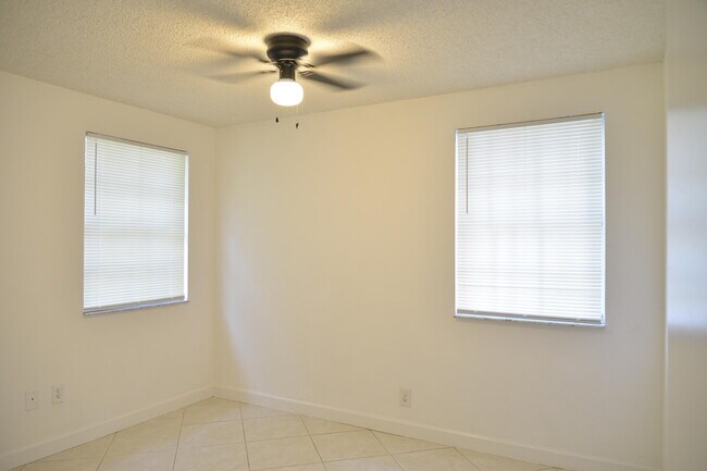 Building Photo - 3344 Alba Cir