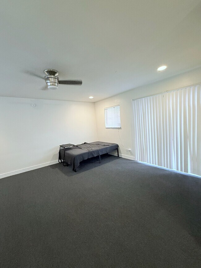 Building Photo - 4213 N Westview Dr