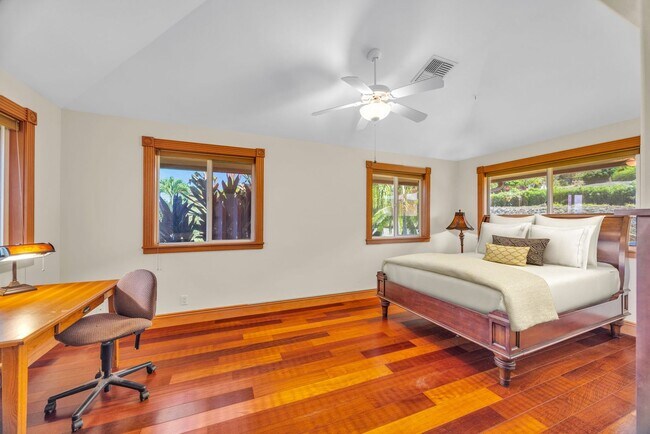 Building Photo - Launiupoko Long-Term Rental – Panoramic Views & Central A/C