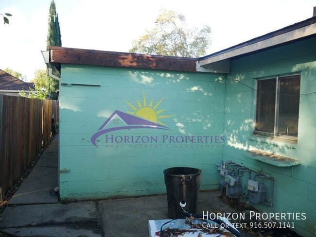 Building Photo - 5972 15th Ave