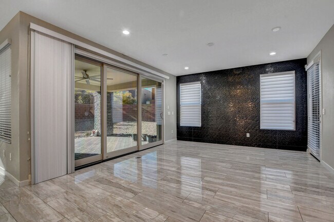 Building Photo - 6005 Andezano Dr