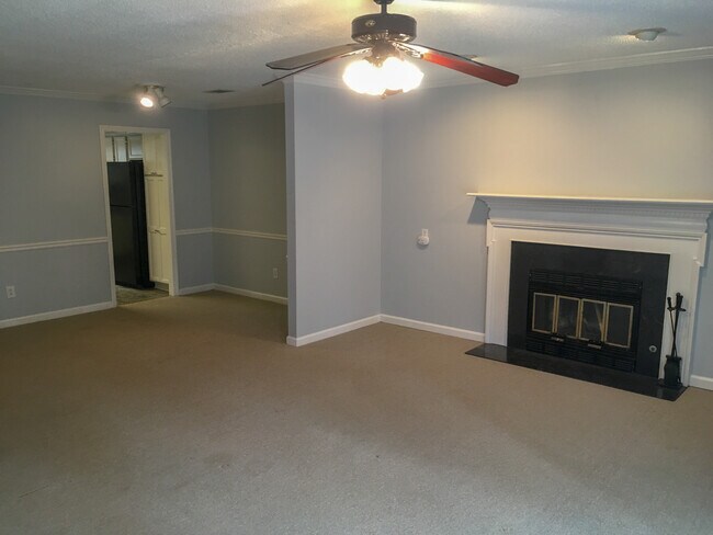 Building Photo - 1750 Clairmont Rd