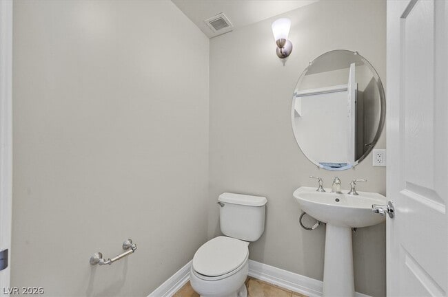 Building Photo - 150 S Las Vegas Blvd