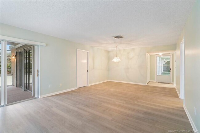 Building Photo - 1950 NE Indian River Dr