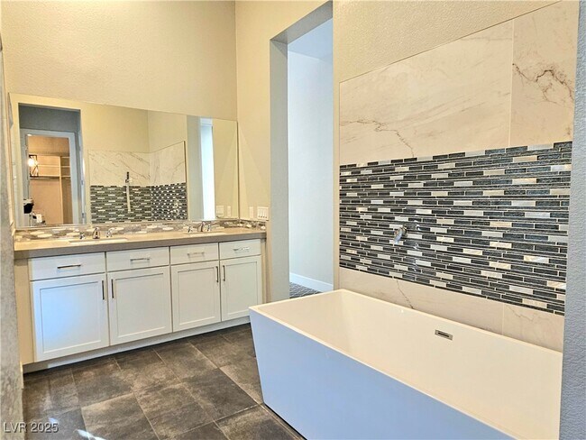 Building Photo - 12374 Skyracer Dr