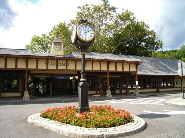 Building Photo - 105 Garth Rd