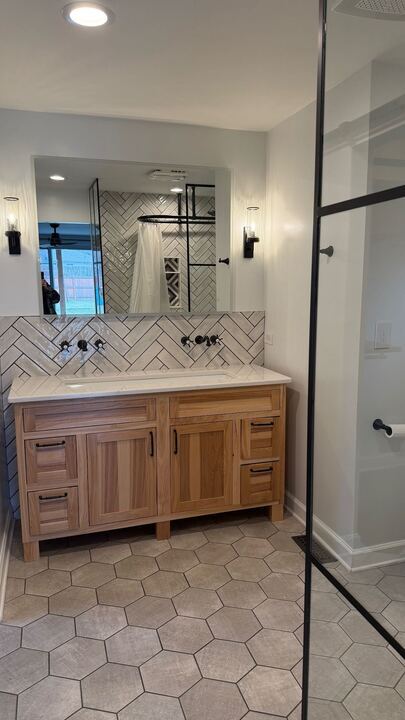 Building Photo - 2802 Dove St