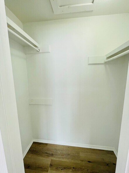 Building Photo - 1203 Redwood St