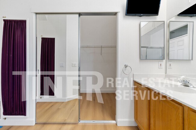 Building Photo - 7401 Acorn Glen Loop