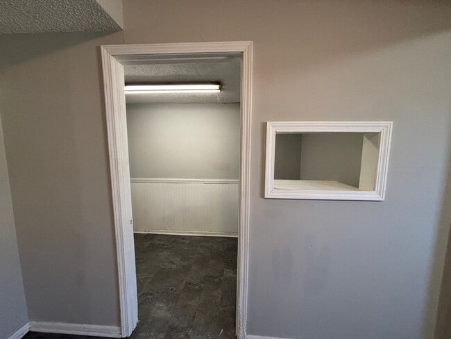 Building Photo - Spacious 2BR + Den with Huge Deck & Hardwood Floors