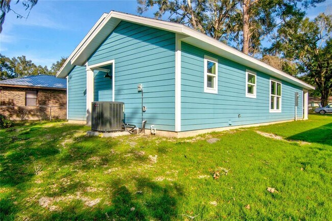 Building Photo - 15506 NW 134th Terrace