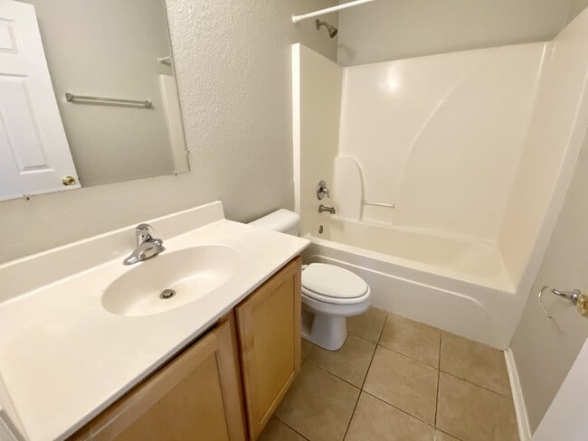 Building Photo - Three Bedroom, University Park Home!