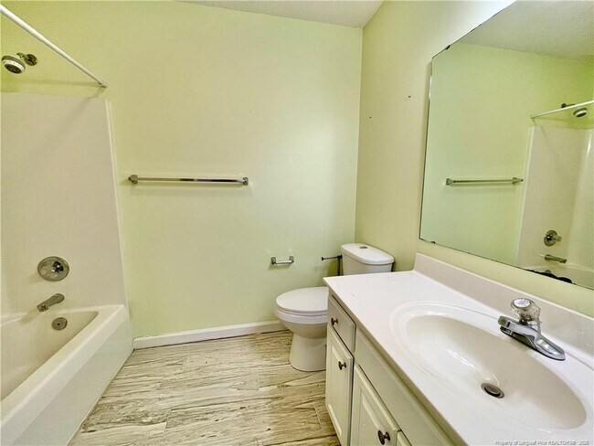 Building Photo - 239 Yorkshire Dr