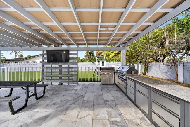 Building Photo - 11951 SW 120th Terrace