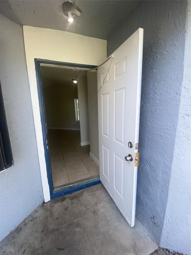 Building Photo - 9926 Watermill Cir