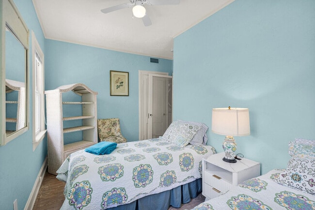 Building Photo - 511 29th St