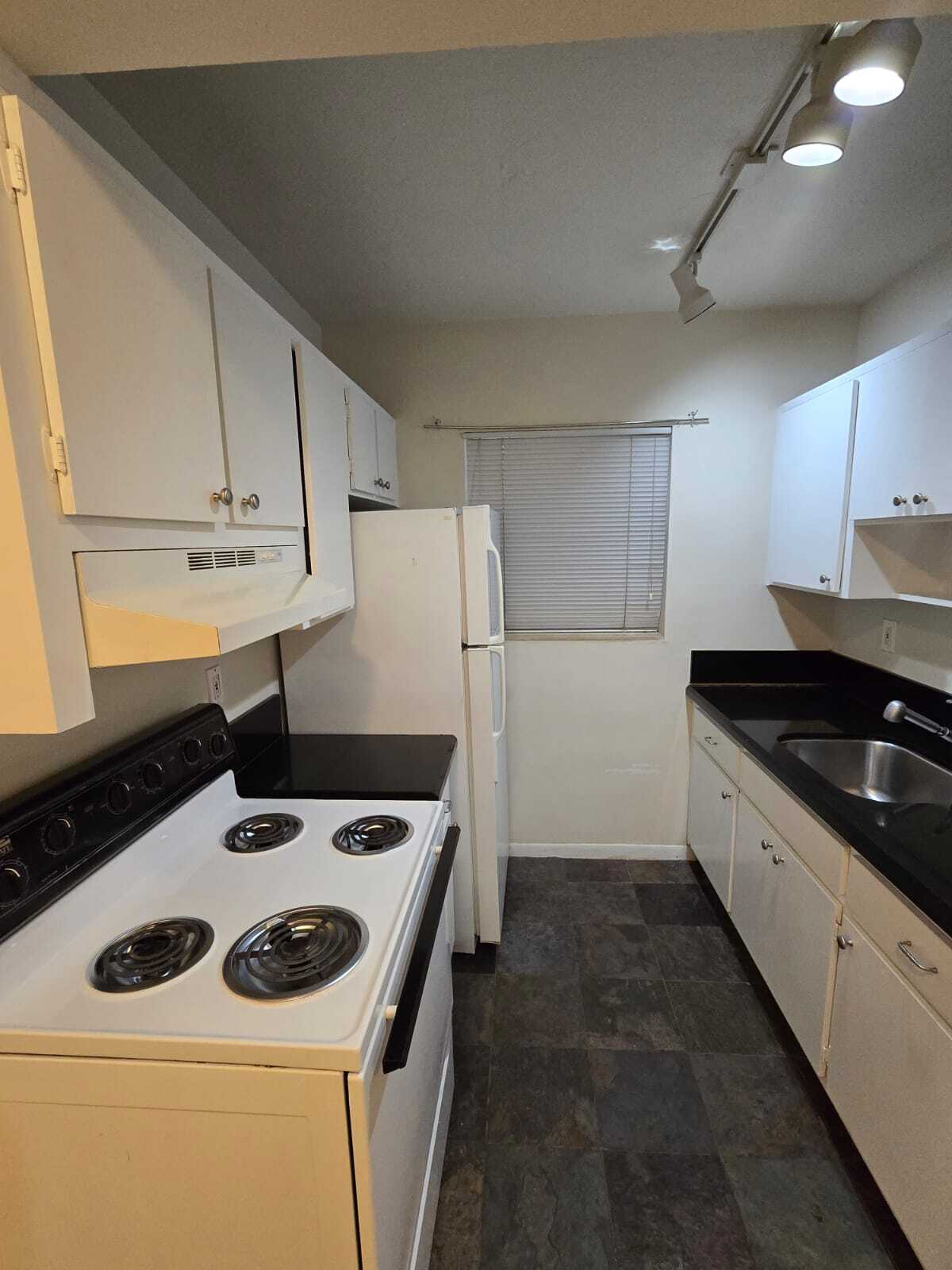 Building Photo - 1500 SW 1st St