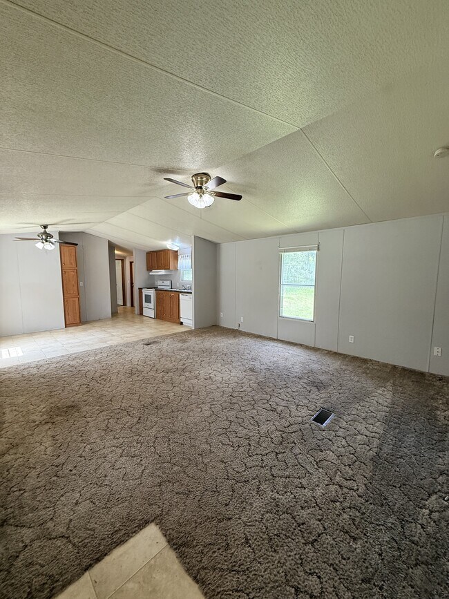 Building Photo - 191 Walking Horse Ln