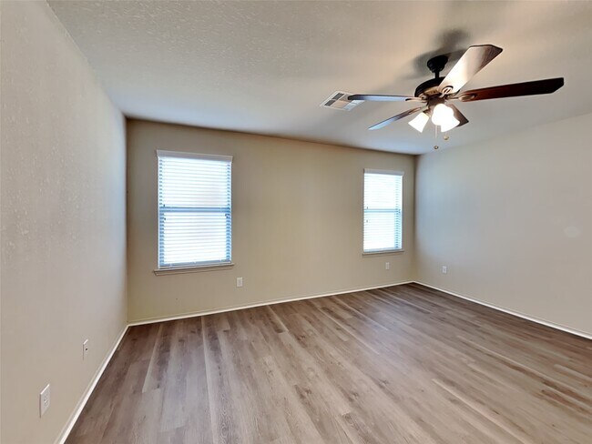 Building Photo - 7210 Alava Dr