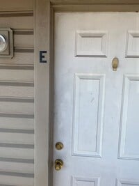 Building Photo - 3114 Oak Ln