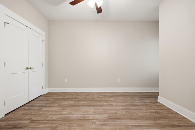 Building Photo - 246 N Sand Palm Rd