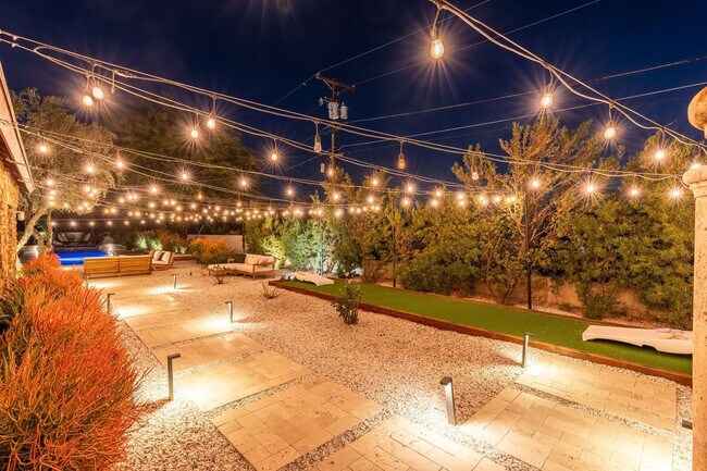 Building Photo - 4129 E Palo Verde Dr