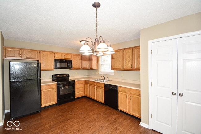 Building Photo - 8177 Amarillo Dr