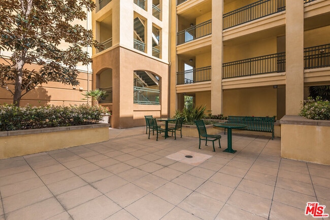 Building Photo - 13075 Pacific Promenade