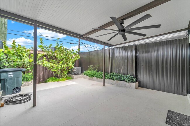 Building Photo - 2211 NE 122nd St