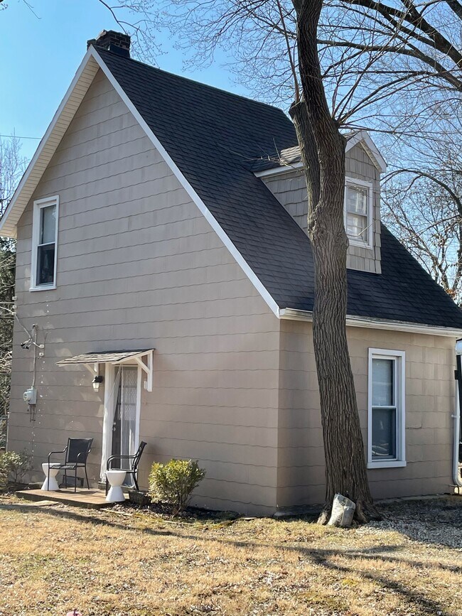 Building Photo - 3438 Greenwood Blvd
