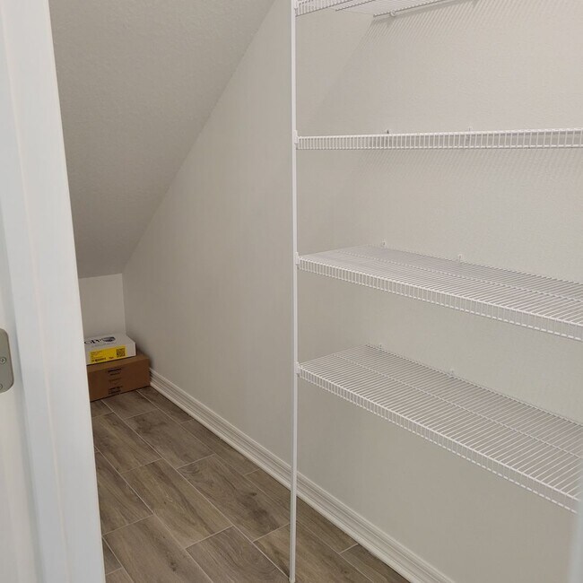 Building Photo - Annual UNfurnished almost BRAND NEW townhome just south of University and Lockwood Ridge!