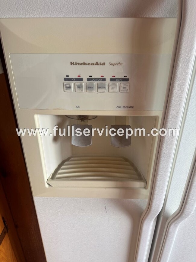 Building Photo - Charming house in downtown Snohomish