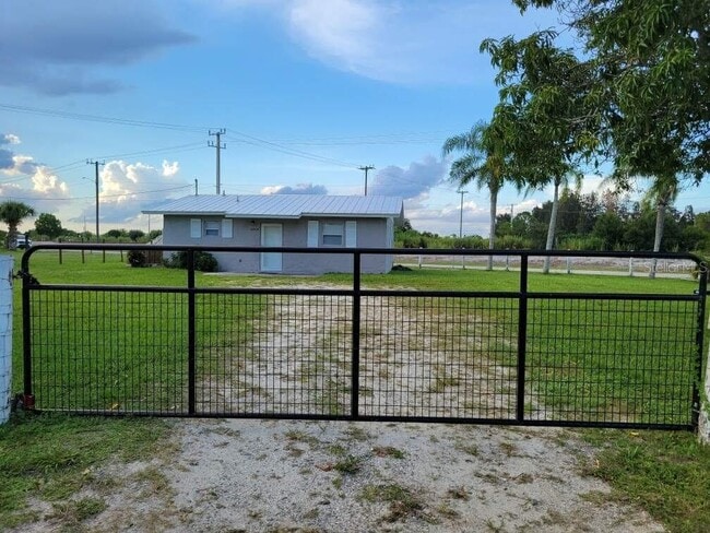 Building Photo - 16900 SW Lincoln St