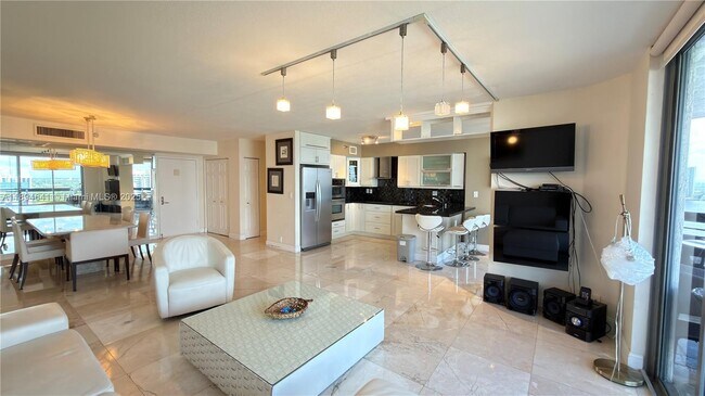 Building Photo - 3530 Mystic Pointe Dr