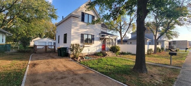 Primary Photo - 1106 9th St