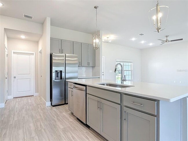 Building Photo - 60 Ballenger Ln