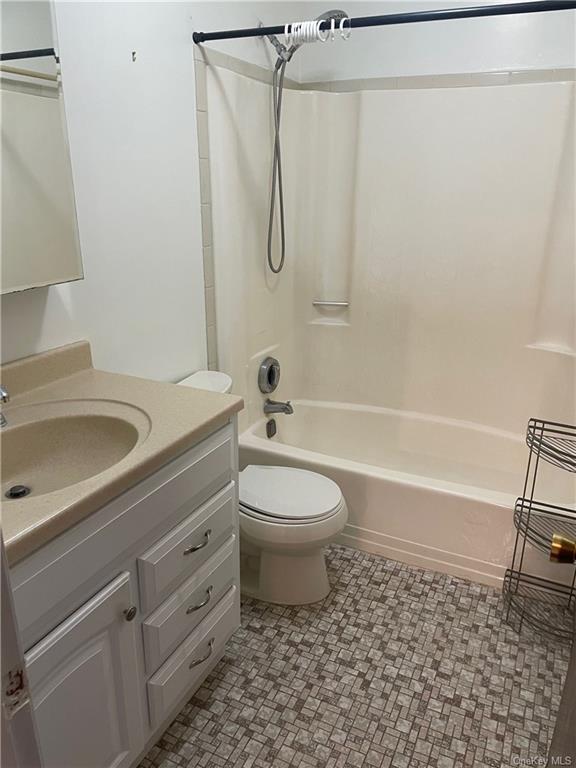 Building Photo - 208 Town Hill Condominium