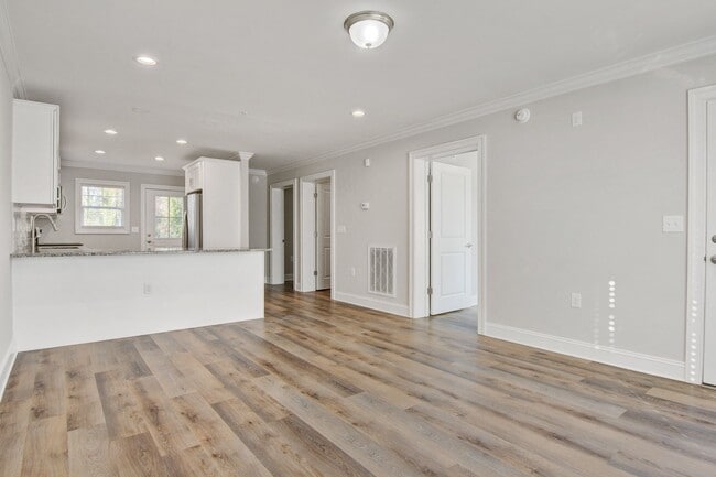 Building Photo - Modern 2-Bed, 2-Bath Single-Level Townhome...