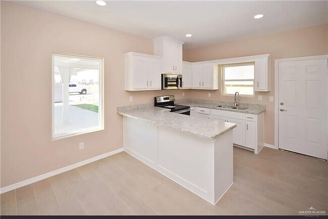 Building Photo - 23 West Dr