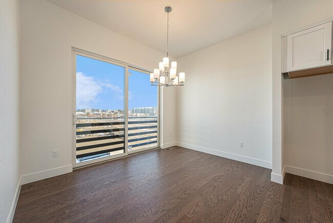 Building Photo - 2663 Nicholas Wy